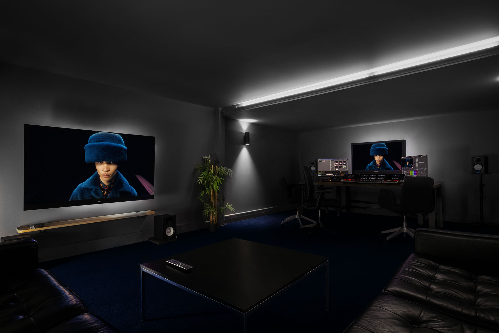 Salle d'étalonnage client HDR Advanced Panel à Paris - Les Films du Périscope